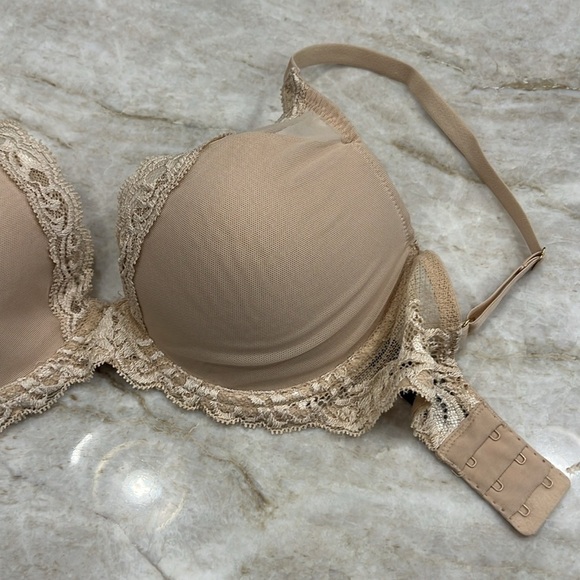 Natori | Feathers Plunge T-Shirt Bra | Cafe | 30DDD - Picture 5 of 11